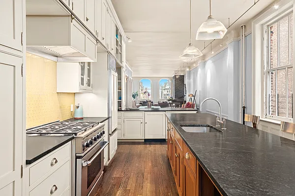 Rented by Compass | media 7