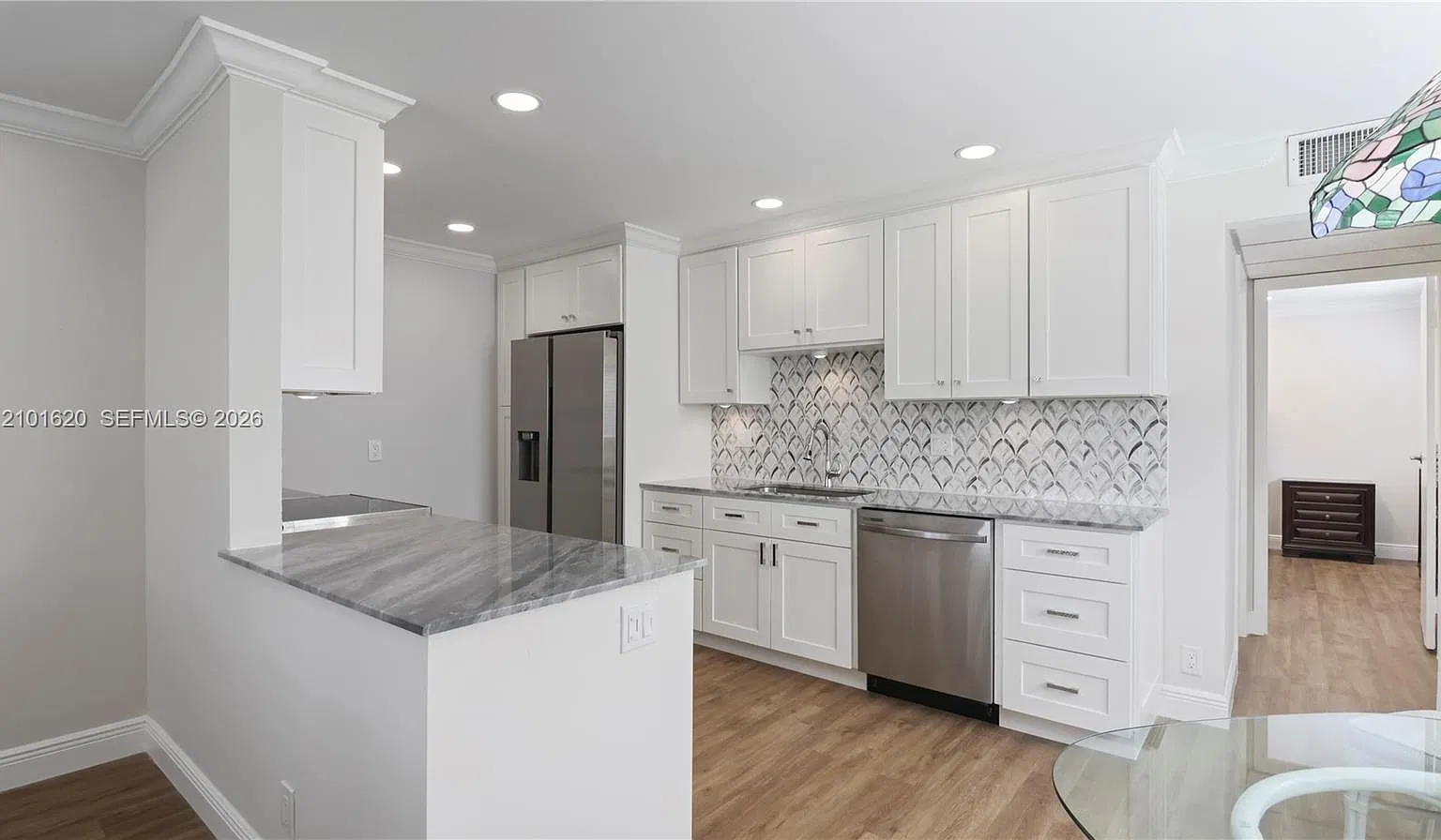 Kings Point Saxony Condos — Photo 1