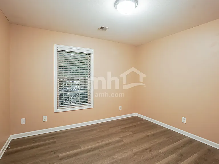 720 Arrowfield Dr — Photo 7