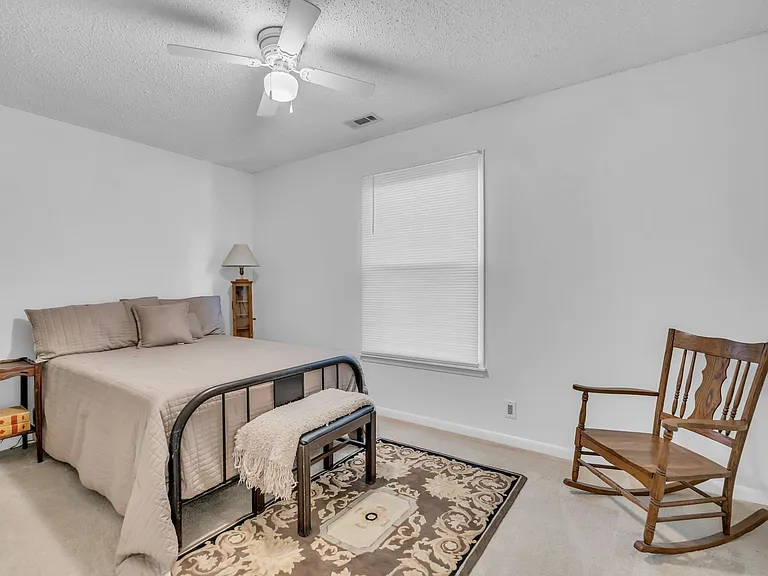 3811 Acorn Ave — Photo 18