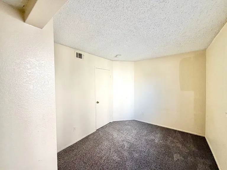 541 Ocean Ave — Photo 13