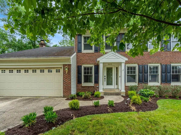 9605 Oakington Dr, Fairfax Station, VA 22039