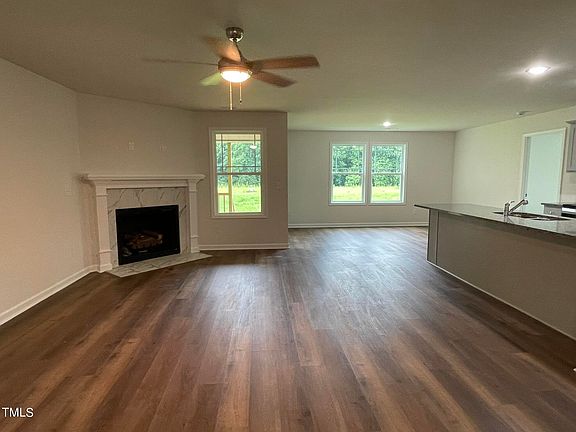 2nd image of 288 Lotus Ave
