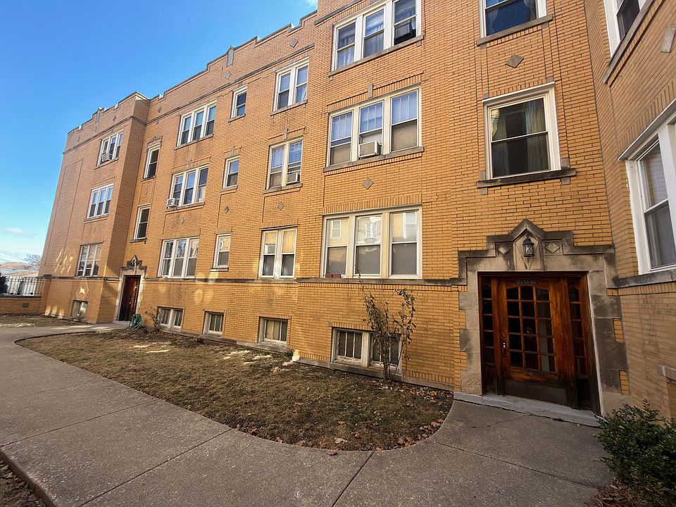1st image of 2946 N Laramie Ave #10