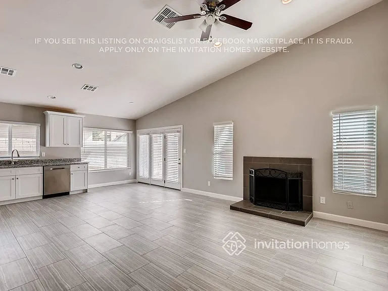 4057 W Cielo Grande — Photo 2