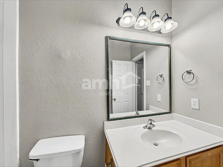 1016 Brazos Ct — Photo 13