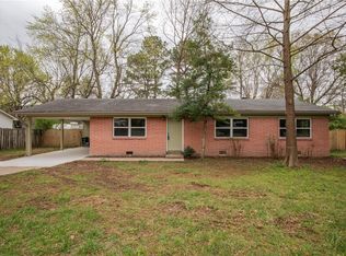2313 W Holly St, Fayetteville, AR 72703