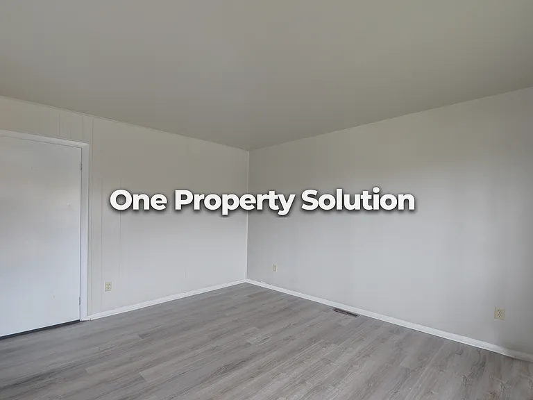 1149 E Logan St — Photo 8