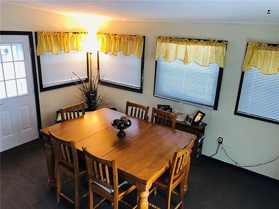 5th image of 949 Evergreen Dr