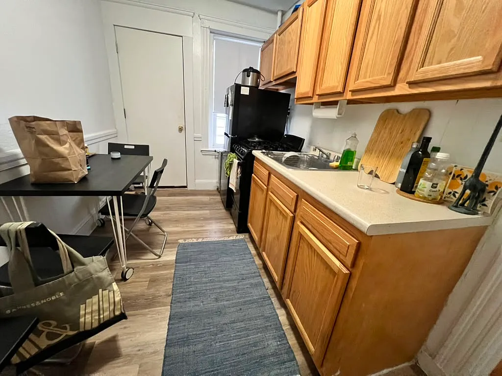 Studio, $2,025 — Photo 2