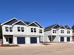 612 NW Fieldcrest Dr #A-J, Lees Summit, MO 64081