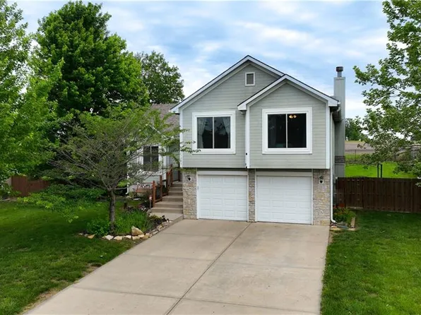 15604 Pebble Ter, Basehor, KS 66007