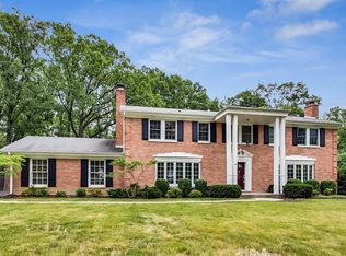 1475 S West Fork Dr, Lake Forest, IL 60045