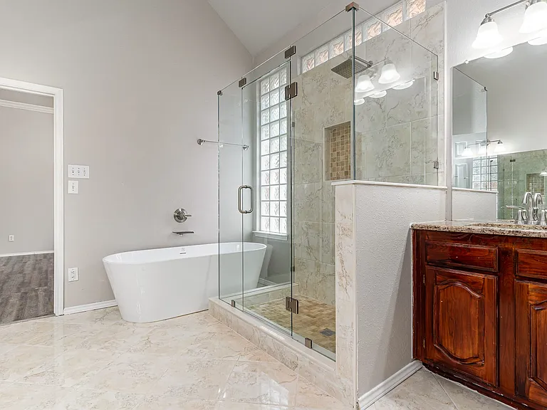 2416 McCarran Dr — Photo 27