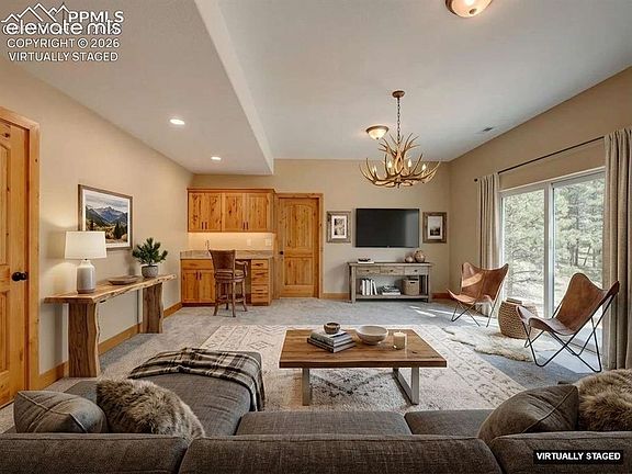 4th image of 748 Pinewood Rd