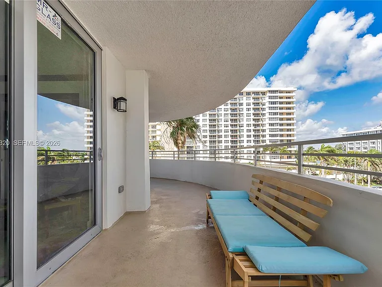 5555 Collins Ave #5B — Photo 19