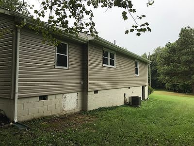 3rd image of 196 Treadway Dr