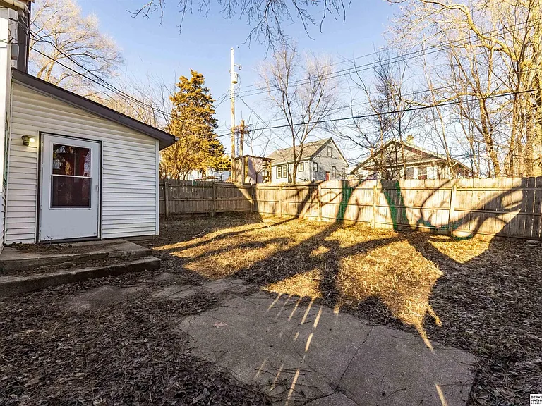 4266 Maple St — Photo 16