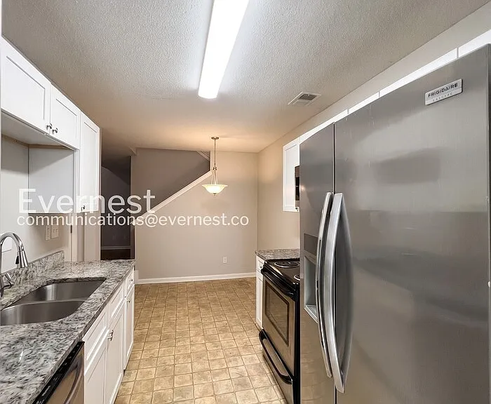 7266 Illinois Central Ave — Photo 3