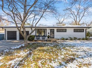 7141 Belinder Ave, Prairie Village, KS 66208