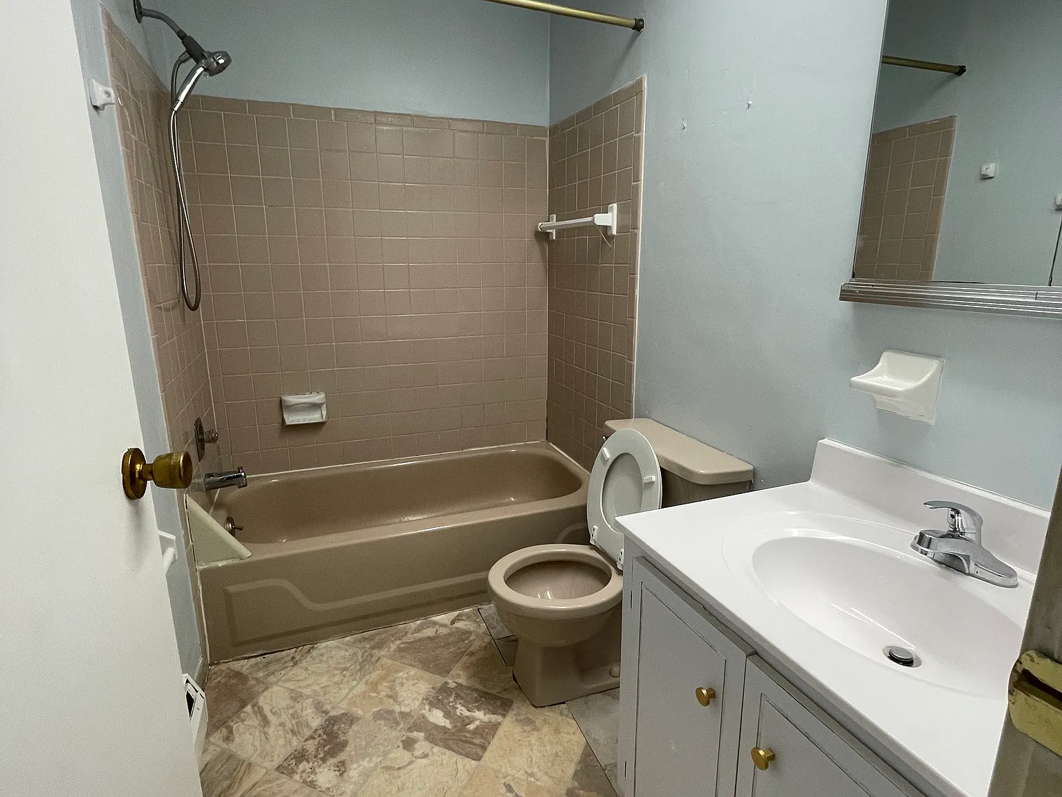 2 bed, 2.5 bath, 1392 sqft, $2,100 — Photo 4