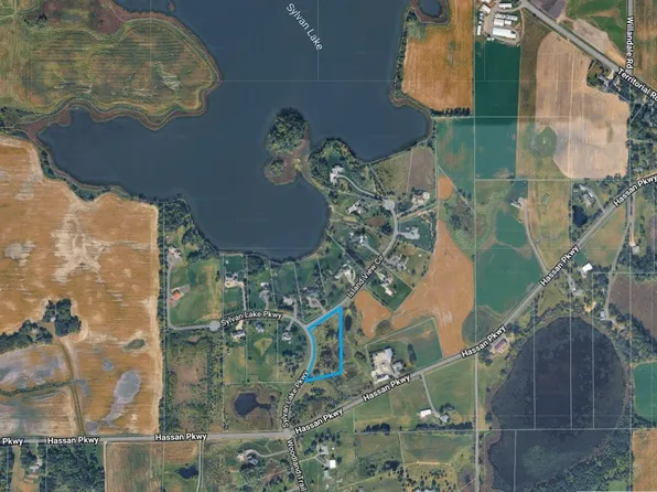 12600 Island View Cir, Rogers, MN 55374