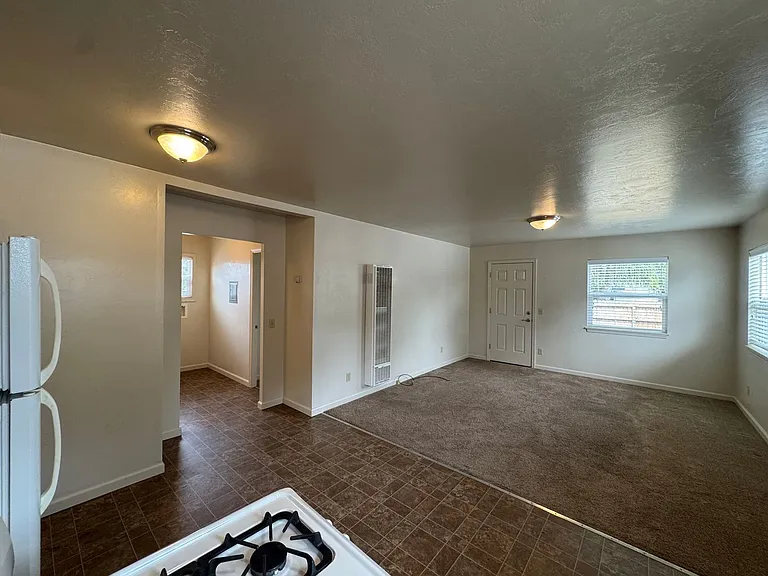 4753 Herron Rd — Photo 2