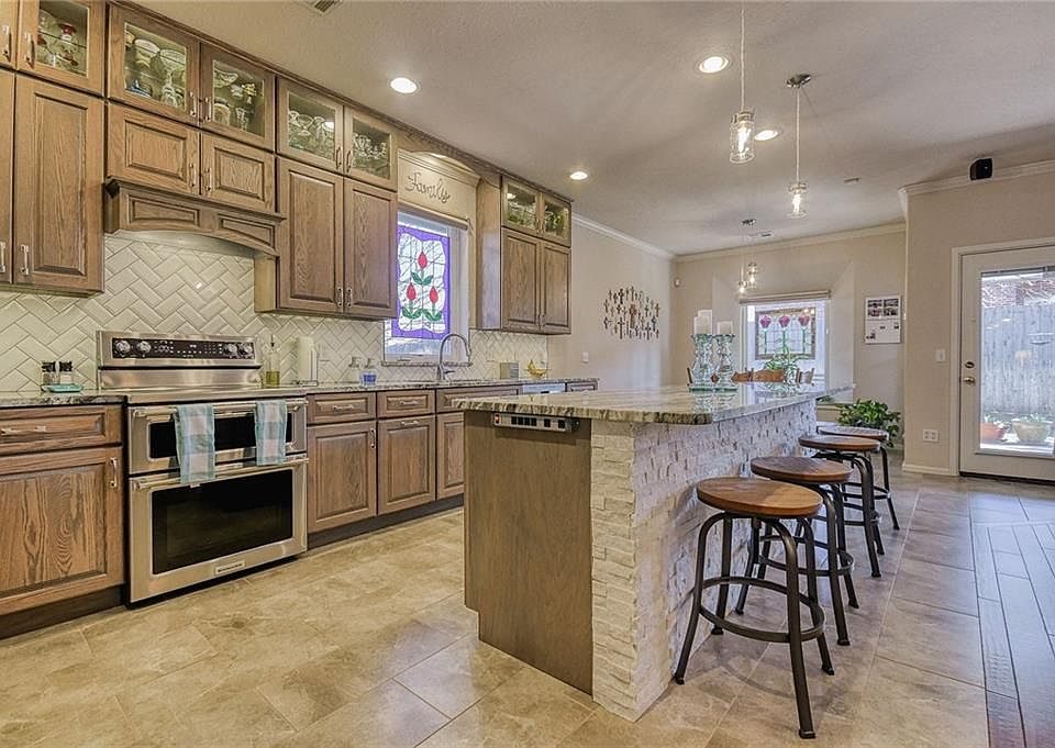 1st image of 12508 Greenlea Chase W