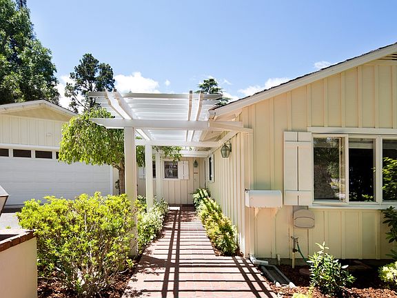 2nd image of 3560 La Mata Way