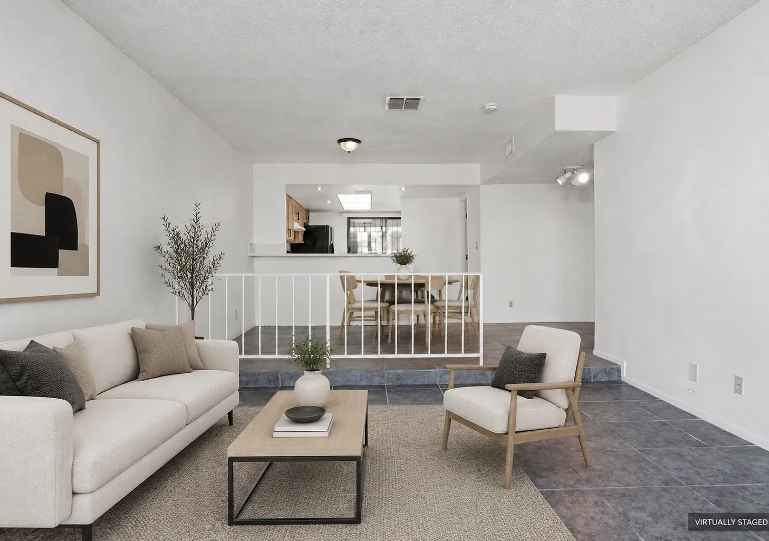 Spacious 2bed/2.5bath Townhouse — Photo 1