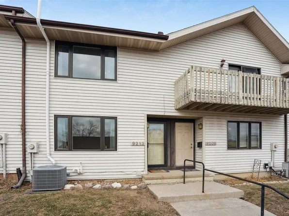 9213 Sandler Dr, Urbandale, IA 50322