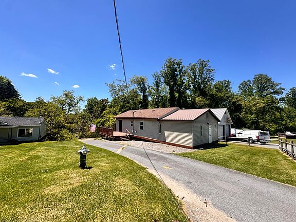 3rd image of 132 Slaven Ln