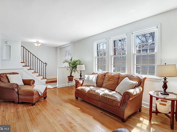 5th image of 3643 Alton Pl NW