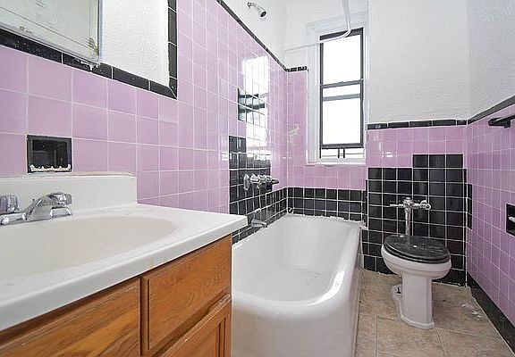 3rd image of 655 Pelham Pkwy N #6