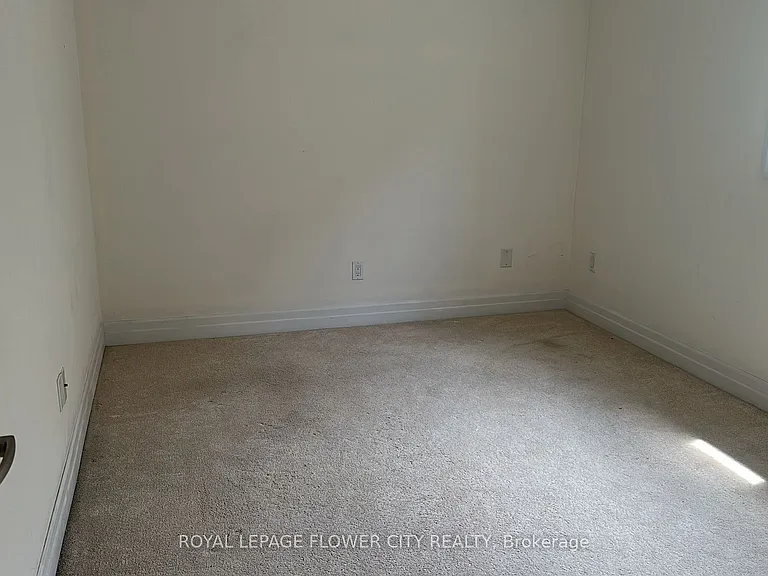 1765 Shelburne St — Photo 26