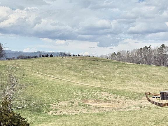 3rd image of 23 Prairie Overlook