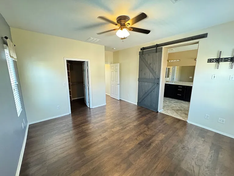 8123 Mosaic Sunrise Ln — Photo 18