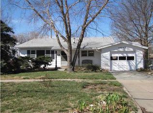 1047 S Woodlawn St, Wichita, KS 67218