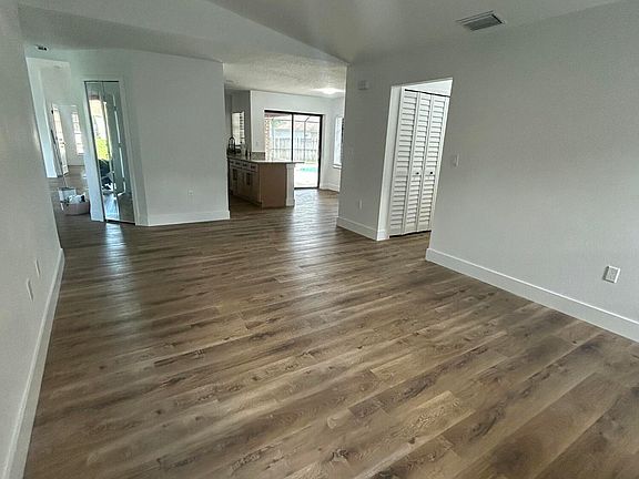 5th image of 1218 Thallar Ln NW