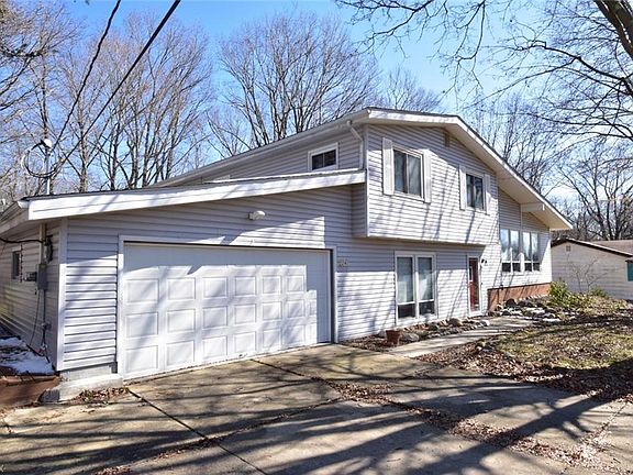 2nd image of 2241 E Arms Dr
