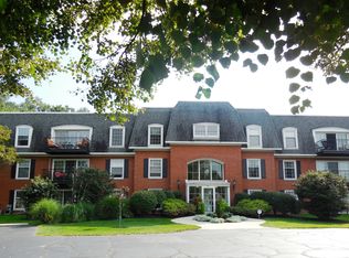 22701 Center Ridge Rd APT 102, Rocky River, OH 44116