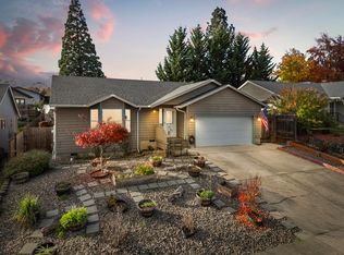 380 Sunnyside Dr, Winston, OR 97496