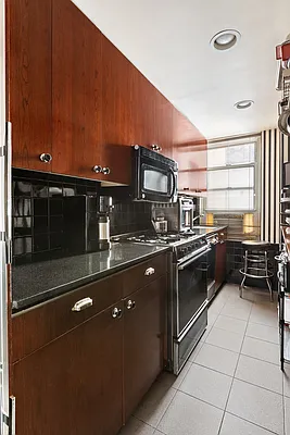 Kitchen, photo 1