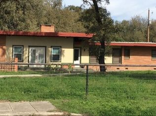 1000 Center, Sabinal, TX 78881