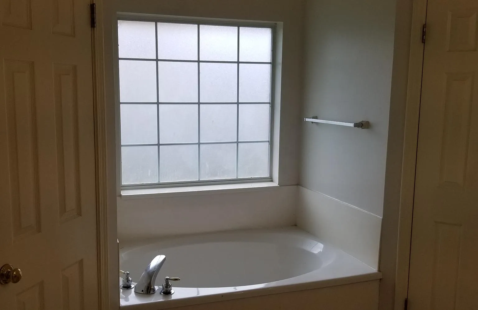 1603 Williamsburg Dr — Photo 4