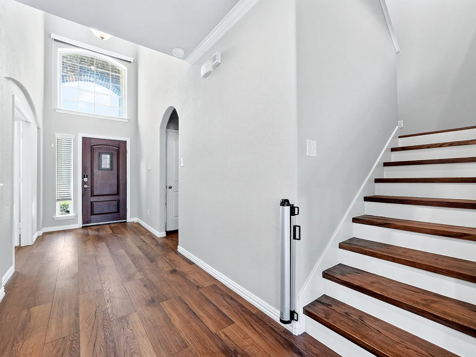 4 bed, 2704 sqft, $3,250 — Photo 4