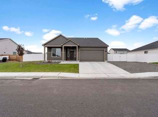 308 Ruby Ave, Grandview, WA 98930