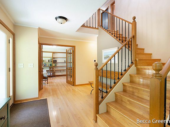 3rd image of 779 Scenic Dr