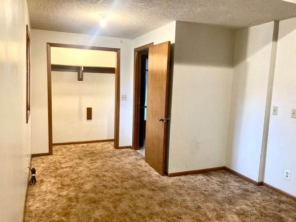 617 8th Ave, Dodge City, KS 67801