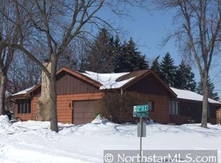 1192 Pike Lake Dr, New Brighton, MN 55112